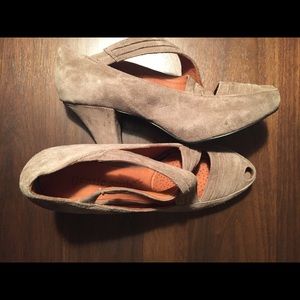 Gentle souls remody heels